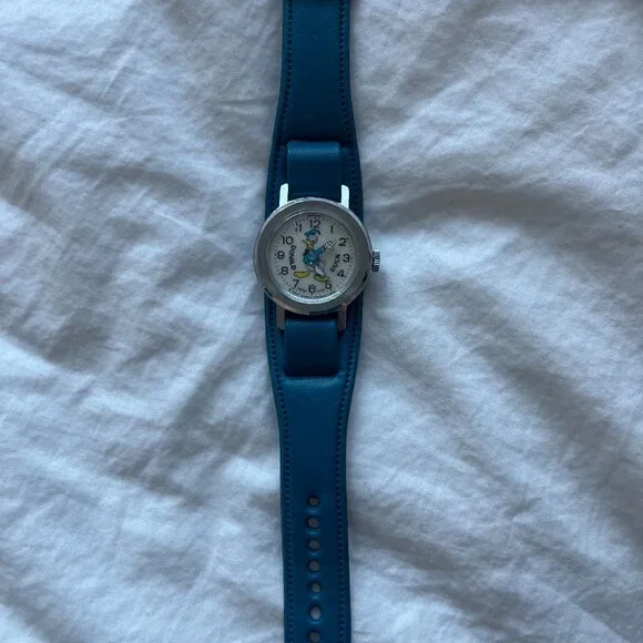 Vintage 1970s Swiss Bradley Walt Disney Donald Duck wristwatch blue band RARE!
